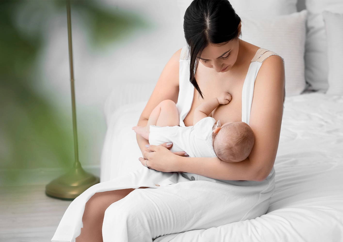 Summer breastfeeding! Top tips for keeping cool while feeding