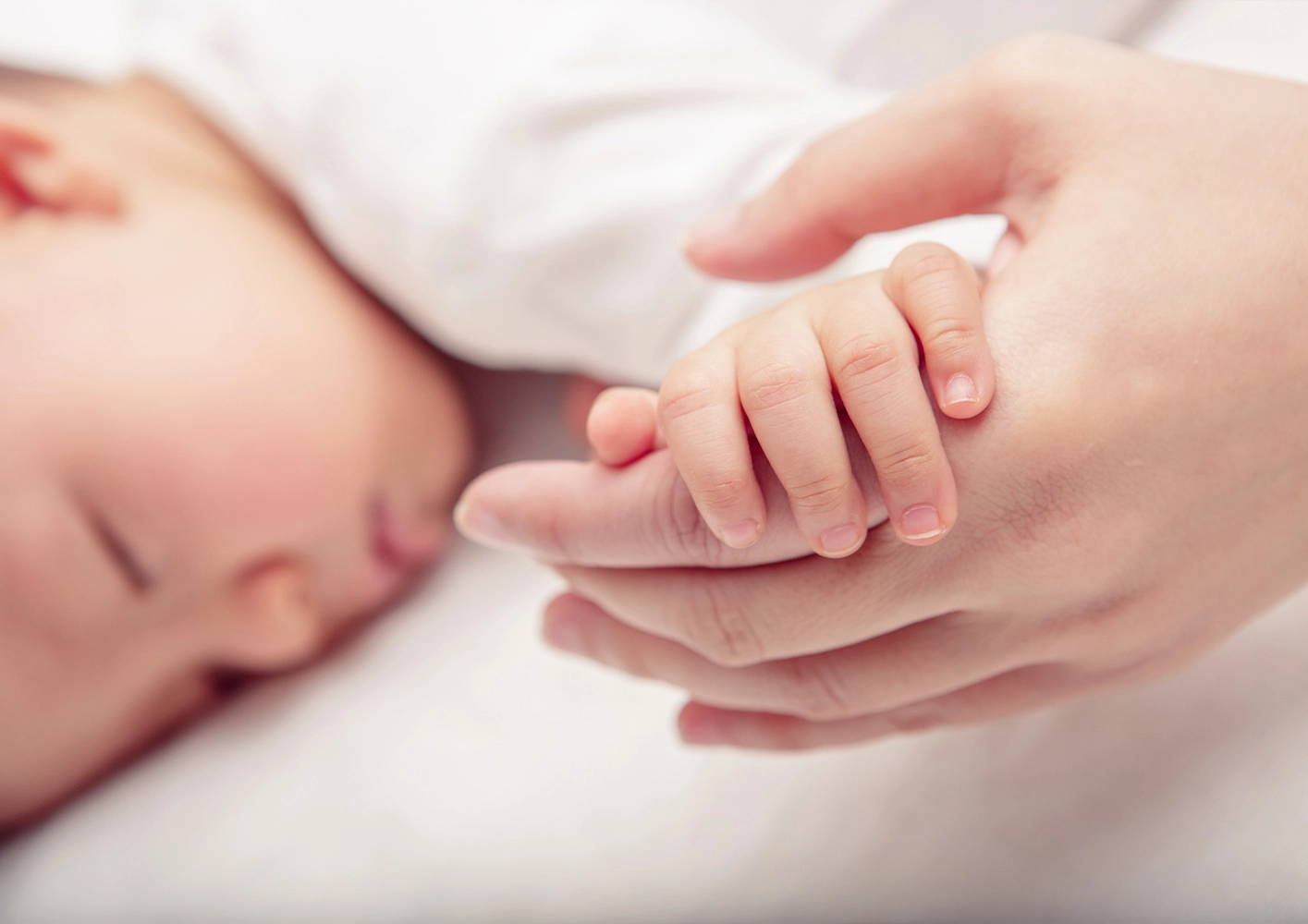 10 Tips For Parents Of A Baby Born Full Term But Sick